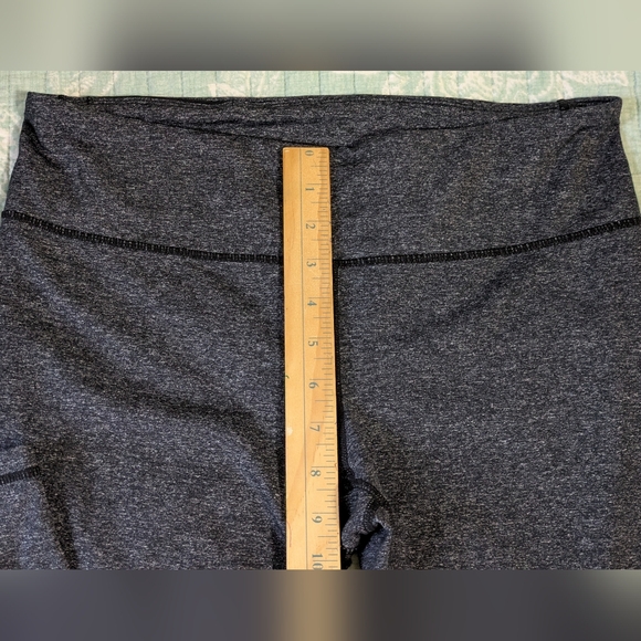 GAP Fit Heathered Grey Leggings. Size L. - Picture 4 of 8